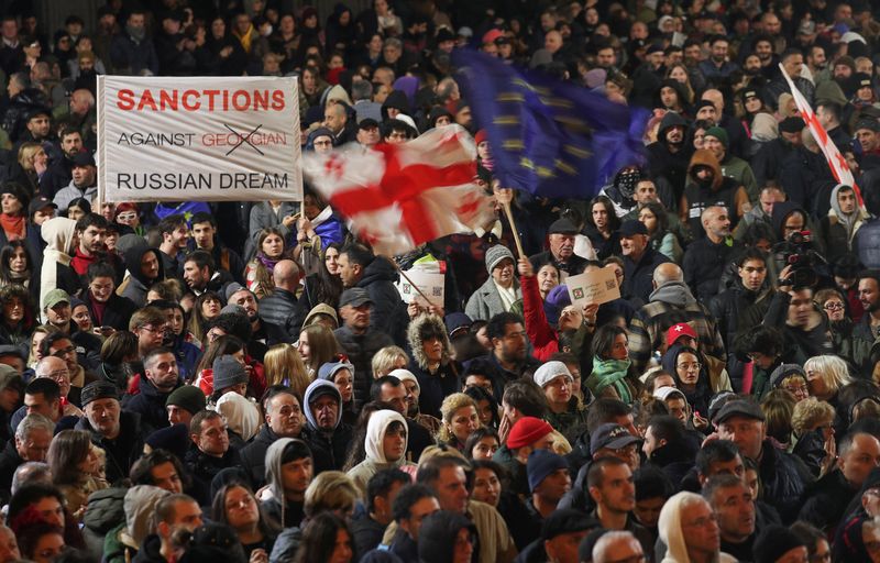 &copy; Reuters. Supporters of Georgia's opposition parties hold a rally to protest against the result of a recent parliamentary election won by the ruling Georgian Dream party, in Tbilisi, Georgia November 4, 2024. REUTERS/Irakli Gedenidze