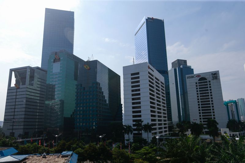 © Reuters. FILE PHOTO: A general view of the skyline of Jakarta, the capital city of Indonesia, August 5, 2021. REUTERS/Ajeng Dinar Ulfiana/File Photo