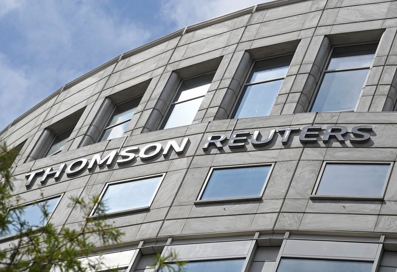 © Reuters. FILE PHOTO: General views inside and outside of Thomson Reuters offices at 30 South Colonnade in Canary Wharf, London, Britain August 1, 2019. REUTERS/Toby Melville/File Photo