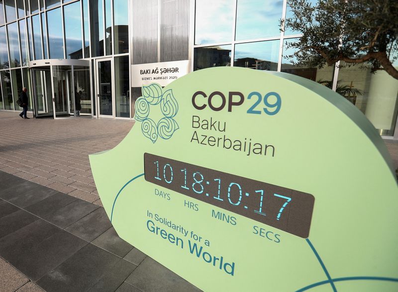 &copy; Reuters. Cronômetro mostra contagem regressiva para a COP29 em Baku, no Azerbaijãon31/10/2024 REUTERS/Aziz Karimov