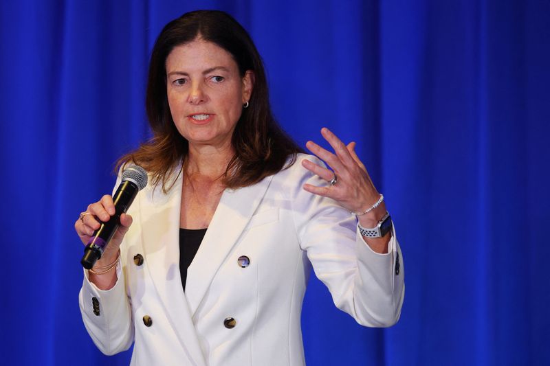 © Reuters. FILE PHOTO: Republican candidate for Governor of New Hampshire Kelly Ayotte speaks at the New Hampshire Republican Party's First in the Nation Leadership Summit in Nashua, New Hampshire, U.S., October 13, 2023.   REUTERS/Brian Snyder/File Photo