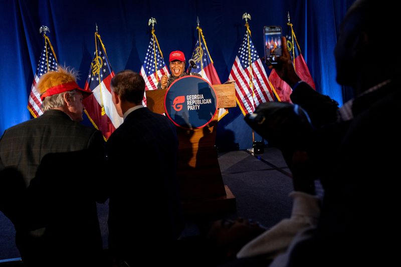 &copy; Reuters. Sostenitori del candidato repubblicano alla presidenza ed ex presidente degli Stati Uniti Donald Trump partecipano a un Watch Party per la notte delle elezioni presidenziali del 2024 ad Atlanta, Georgia, Stati Uniti, 5 novembre 2024. REUTERS/Eloisa Lopez