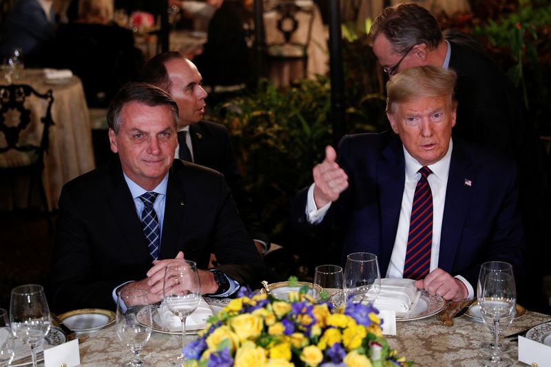 &copy; Reuters. Presidente dos EUA, Donald Trump, e presidente Jair Bolsonaro durante encontro no resort Mar-a-Lago em Palm Beach, na Flóridan07/03/2020nREUTERS/Tom Brenner