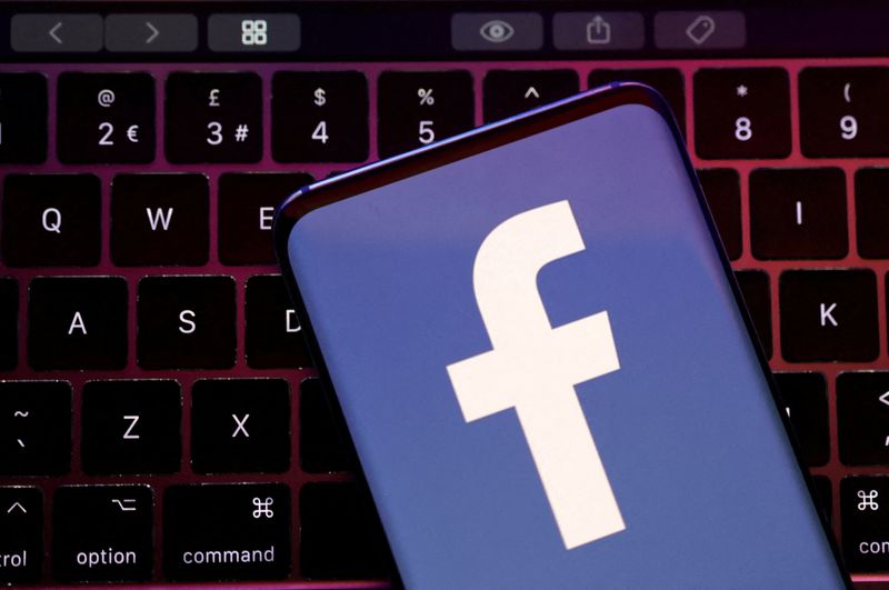 © Reuters. FILE PHOTO: Facebook app logo is seen in this illustration taken, August 22, 2022. REUTERS/Dado Ruvic/Illustration/File Photo