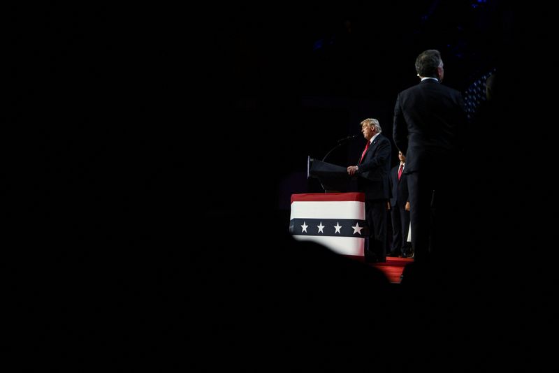 © Reuters. Republican presidential nominee and former U.S. President Donald Trump takes the stage following early results from the 2024 U.S. presidential election in Palm Beach County Convention Center, in West Palm Beach, Florida, U.S., November 6, 2024. REUTERS/Callaghan O'Hare   