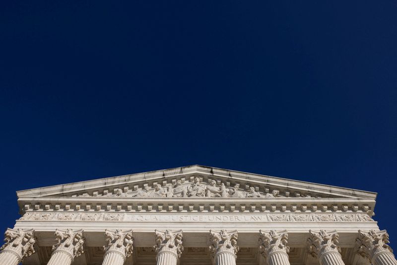 © Reuters. FILE PHOTO: The Supreme Court is pictured, in Washington, D.C., U.S., October 21, 2024. REUTERS/Kevin Mohatt/File Photo