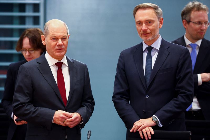 &copy; Reuters. FILE PHOTO: German Chancellor Olaf Scholz and Finance Minister Christian Lindner attend a bilateral working session with Italian Prime Minister Giorgia Meloni (not pictured) at the Chancellery in Berlin, Germany, November 22, 2023. REUTERS/Fabrizio Bensch