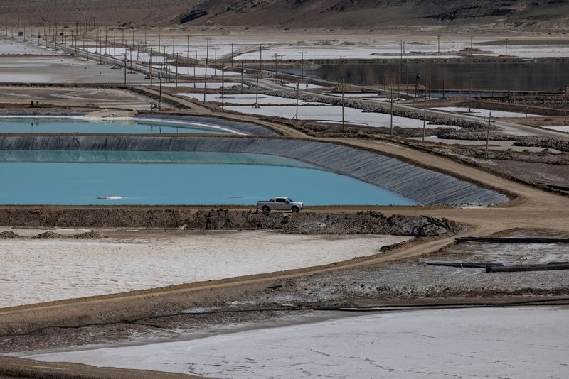 &copy; Reuters. FILE PHOTO: Lithium evaporation ponds are seen at Albemarle Lithium production facility in Silver Peak, Nevada, U.S. October 6, 2022. REUTERS/Carlos Barria/File Photo