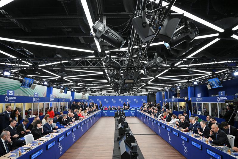 © Reuters. A general view of leaders attending the European Political Community Summit at the Puskas Arena, in Budapest, Hungary, November 7, 2024. REUTERS/Marton Monus