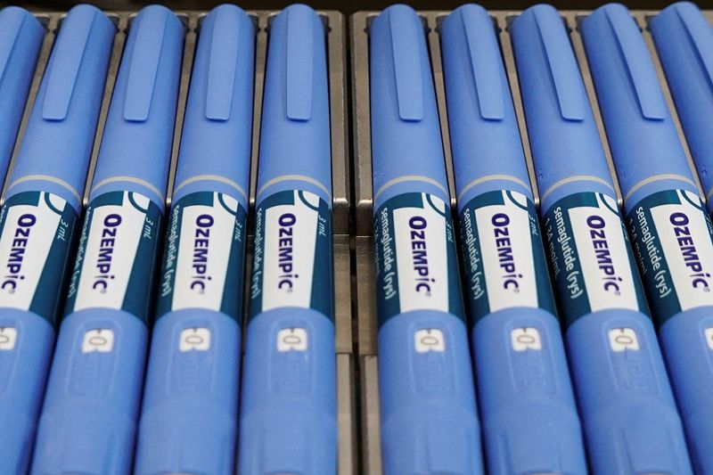 &copy; Reuters. FILE PHOTO: Pens for the diabetes drug Ozempic sit on a production line to be packaged at the Danish drugmaker Novo Nordisk's site in Hillerod, Denmark, September 26, 2023. REUTERS/Tom Little/File Photo