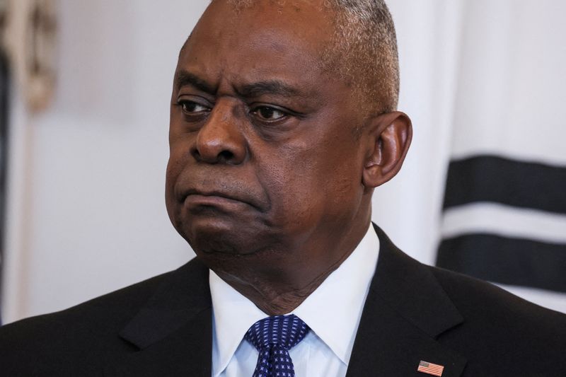 &copy; Reuters. FILE PHOTO: U.S. Defense Secretary Lloyd Austin looks on during a press conference at the State Department in Washington, U.S., October 31, 2024. REUTERS/Leah Millis/File Photo