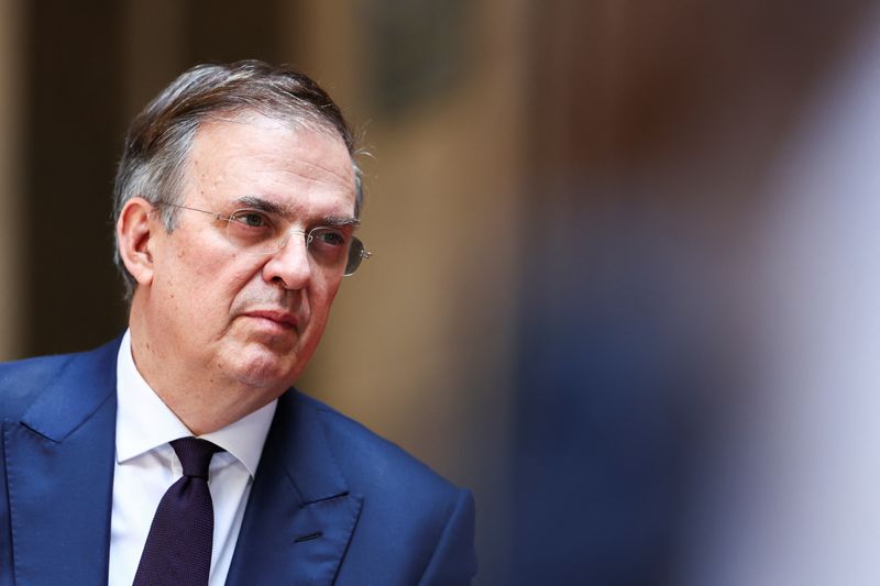 &copy; Reuters. Mexican Minister of Economy Marcelo Ebrard attends a press conference after a meeting with business people from Mexico and the United States, in Mexico City, Mexico October 15, 2024 REUTERS/Raquel Cunha/File Photo