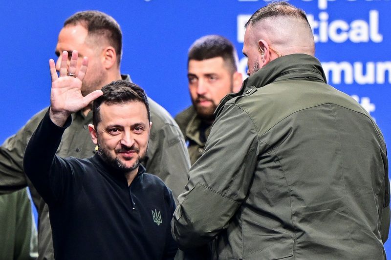 &copy; Reuters. Ukraine's President Volodymyr Zelenskiy gestures on the day of the European Political Community Summit at the Puskas Arena, in Budapest, Hungary, November 7, 2024. REUTERS/Marton Monus