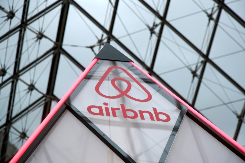 &copy; Reuters. FILE PHOTO: The Airbnb logo is seen on a little mini pyramid under the glass Pyramid of the Louvre museum in Paris, France, March 12, 2019. REUTERS/Charles Platiau/File Photo