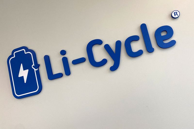 &copy; Reuters. FILE PHOTO: The logo of battery recycler Li-Cycle Holdings Corp is displayed on their offices in Phoenix, Arizona, U.S. June 30, 2022.  REUTERS/Ernest Scheyder/File Photo