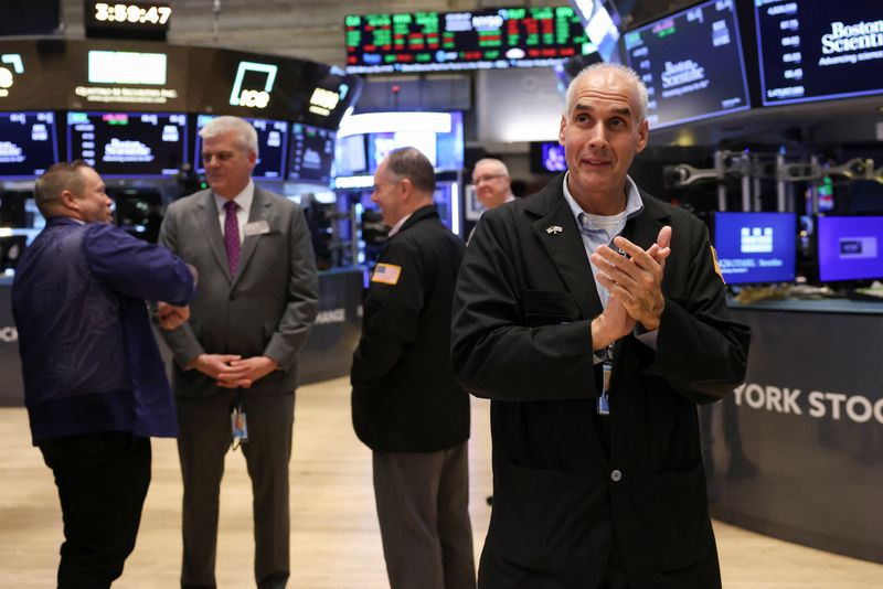 &copy; Reuters. FILE PHOTO: Traders react at the New York Stock Exchange at the end of the trading day, after Republican presidential nominee Donald Trump became U.S. president-elect, in New York City, U.S., November 6, 2024. REUTERS/Andrew Kelly/File Photo