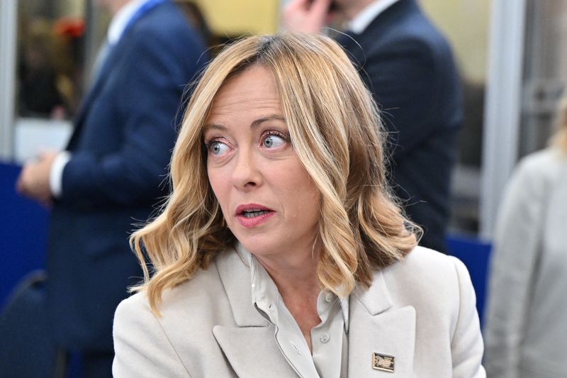 &copy; Reuters. Il Presidente del Consiglio italiano Giorgia Meloni partecipa a una sessione plenaria durante il summit della Comunità politica europea alla Puskas Arena, a Budapest, Ungheria, 7 novembre 2024. REUTERS/Marton Monus