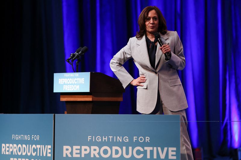 &copy; Reuters. U.S. Vice President Kamala Harris speaks at an abortion rights rally at Howard University in Washington, U.S., April 25, 2023. REUTERS/Julia Nikhinson/File Photo