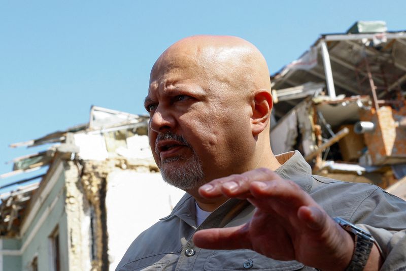 &copy; Reuters. FILE PHOTO: International Criminal Court (ICC) Prosecutor Karim Khan speaks to the media as he visits the Ohmatdyt Children's Hospital hit by a Russian missile strike in July, amid Russia's attack on Ukraine, in Kyiv, Ukraine September 10, 2024. REUTERS/V