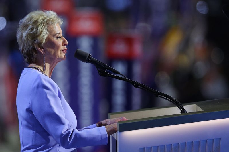 © Reuters. FILE PHOTO: Linda McMahon, former Administrator of Small Business Administration, speaks on Day 4 of the Republican National Convention (RNC), at the Fiserv Forum in Milwaukee, Wisconsin, U.S., July 18, 2024. REUTERS/Brian Snyder/File Photo