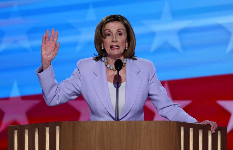 © Reuters. FILE PHOTO: U.S. Representative Nancy Pelosi (D-CA) speaks on Day 3 of the Democratic National Convention (DNC) at the United Center, in Chicago, Illinois, U.S., August 21, 2024. REUTERS/Mike Segar/File Photo