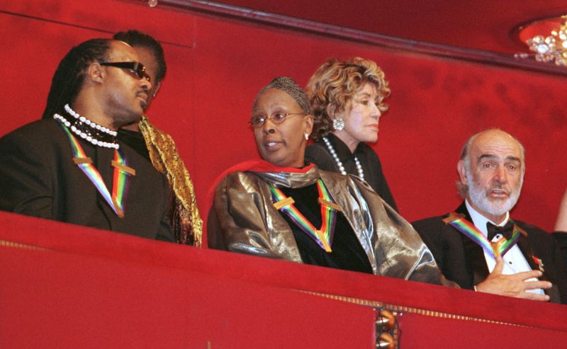 &copy; Reuters. FILE PHOTO: Singer and songwriter Stevie Wonder (L) talks with dancer and teacher Judith Jamison as actor Sean Connery (R) looks on with his wife Micheline during the 1999 Kennedy Center Honors gala in Washington December 5/File Photo