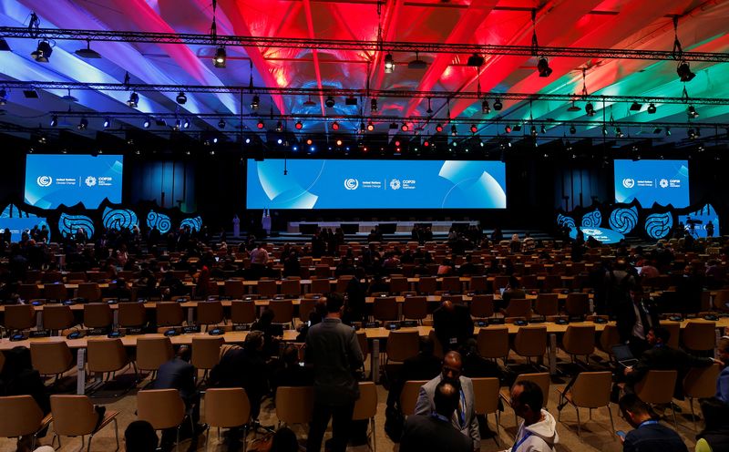 © Reuters. A general view shows attendees on the day of the United Nations climate change conference COP29 opening in Baku, Azerbaijan November 11, 2024. REUTERS/Maxim Shemetov