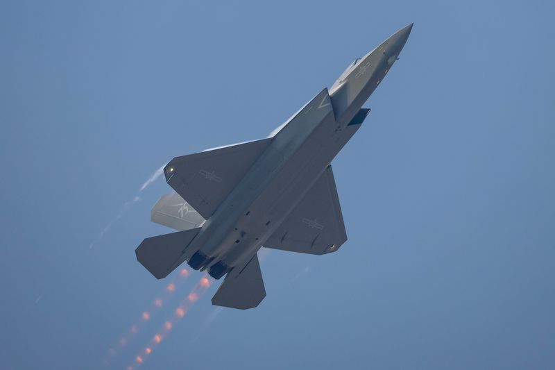 &copy; Reuters. A J-35A stealth aircraft flies during the China International Aviation and Aerospace Exhibition, or Airshow China, in Zhuhai, Guangdong province, China November 12, 2024. cnsphoto via REUTERS 