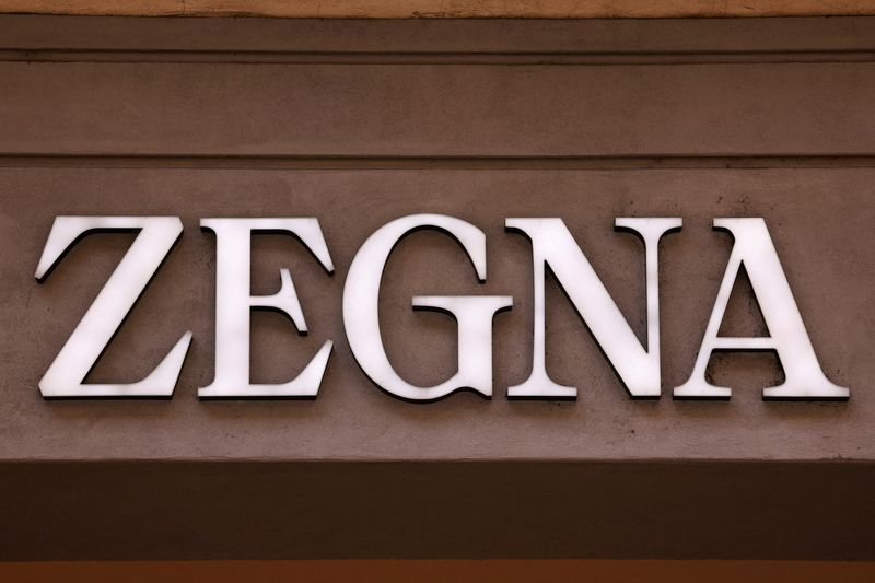 &copy; Reuters. Il logo della casa di moda Zegna presso un negozio a Milano. REUTERS/Claudia Greco