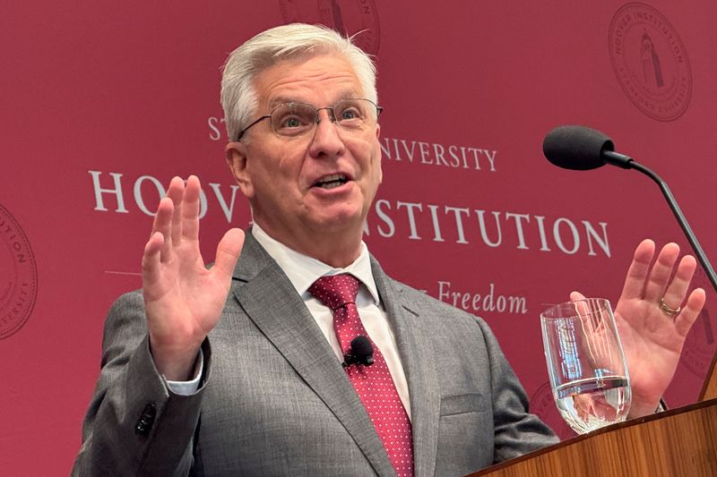 © Reuters. FILE PHOTO: Federal Reserve Governor Christopher Waller delivers remarks at a conference at Stanford University’s Hoover Institution in Palo Alto, California, U.S., October 14, 2024. REUTERS/Ann Saphir/File Photo