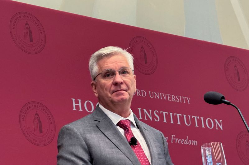 © Reuters. FILE PHOTO: Federal Reserve Governor Christopher Waller delivers remarks at a conference at Stanford University’s Hoover Institution in Palo Alto, California, U.S., October 14, 2024. REUTERS/Ann Saphir/File photo