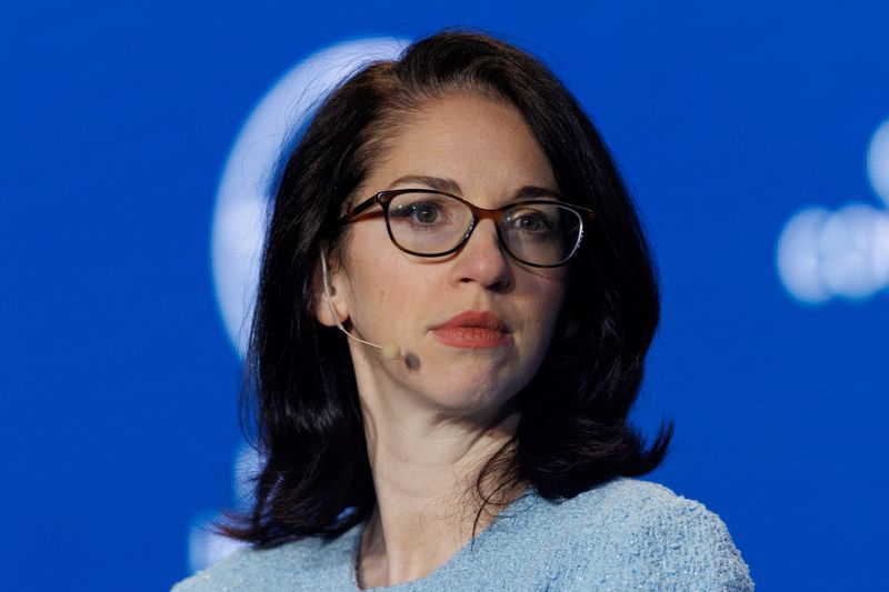 © Reuters. FILE PHOTO: Karen Karniol-Tambour Co-Chief Investment Officer, Bridgewater Associates, speaks at the 2023 Milken Institute Global Conference in Beverly Hills, California, U.S., May 1, 2023. REUTERS/Mike Blake/File Photo