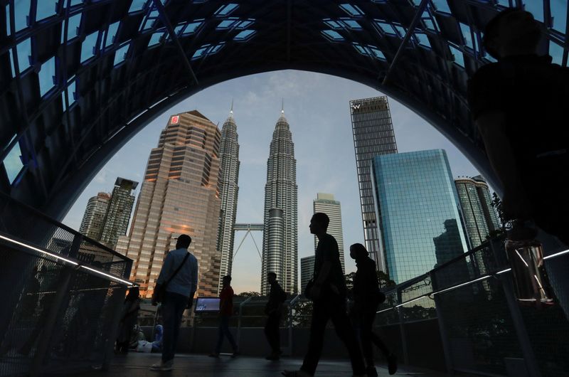 © Reuters. FILE PHOTO: A view of Kuala Lumpur's skyline in Malaysia May 30, 2023. REUTERS/Hasnoor Hussain/File Photo