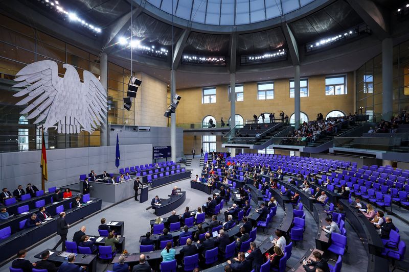 © Reuters. FILE PHOTO: A general view of the debate about possible snap polls in Germany, at the German lower house of parliament Bundestag, in Berlin, Germany, November 8, 2024. REUTERS/Lisi Niesner/File Photo