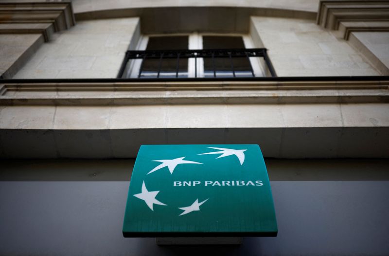 © Reuters. The logo of BNP Paribas bank is pictured on an office building in Nantes, France, March 16, 2023. REUTERS/Stephane Mahe/File Photo