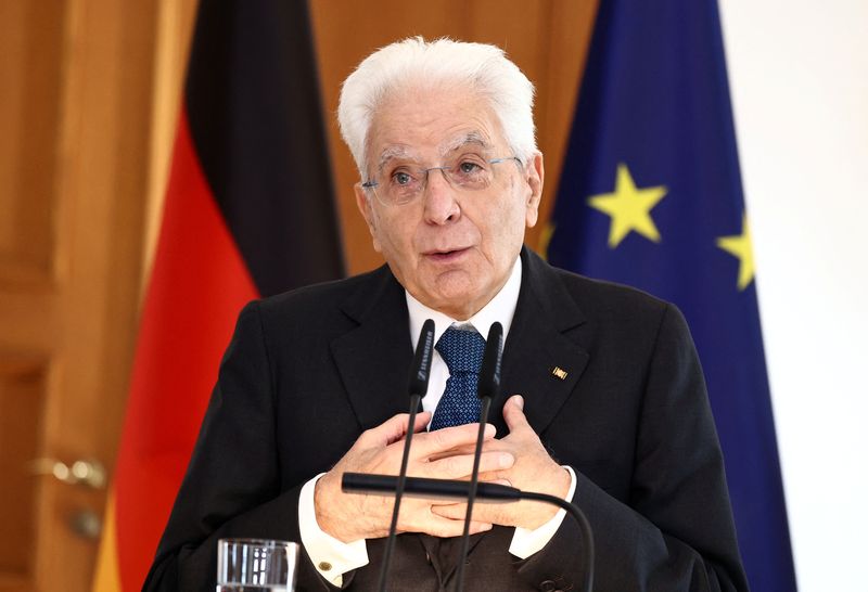 &copy; Reuters. FILE PHOTO: Italian President Sergio Mattarella attends a press conference with German President Frank-Walter Steinmeier in Berlin, Germany, September 27, 2024. REUTERS/Liesa Johannssen/File Photo