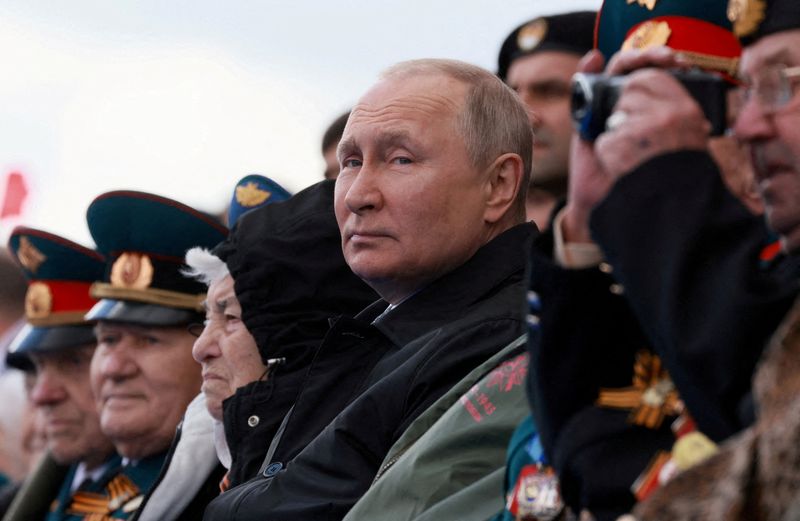 © Reuters. FILE PHOTO: Russian President Vladimir Putin watches a military parade on Victory Day, which marked the 77th anniversary of the victory over Nazi Germany in World War Two, in Red Square in central Moscow, Russia May 9, 2022. Sputnik/Mikhail Metzel/Pool via REUTERS/File Photo