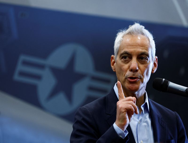 &copy; Reuters. U.S. Ambassador to Japan Rahm Emanuel makes a speech on USS George Washington during Freedom Edge trilateral exercise among United States, Japan and South Korea in the East China Sea, south of the Korean peninsula and west of Japan's main islands November