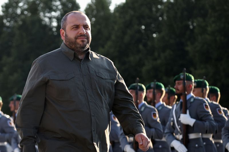 &copy; Reuters. Ukrainian Defence Minister Rustem Umerov walks next to German Defence Minister Boris Pistorius (not pictured) during his visit in Berlin, Germany, September 4, 2024.  REUTERS/Liesa Johannssen