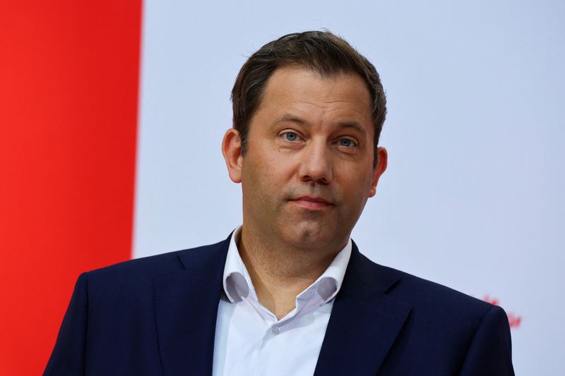 &copy; Reuters. FILE PHOTO: Co-leader of the Social Democratic Party (SPD) Lars Klingbeil attends a press conference after the Brandenburg elections in Berlin, Germany, September 23, 2024. REUTERS/Fabrizio Bensch/File Photo