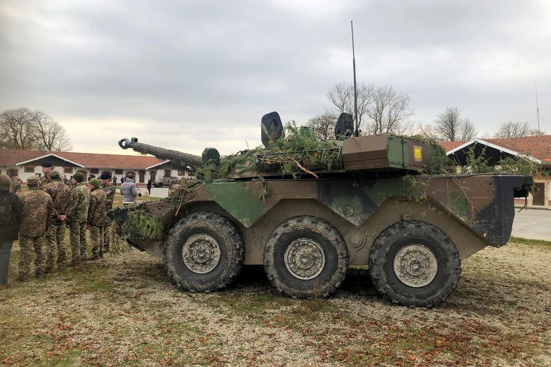 &copy; Reuters. A training session involving some 2,000 Ukrainian conscripts and veterans takes place in the muddy fields of the Champagne military camp in eastern France, November 14, 2024.   REUTERS/John Irish