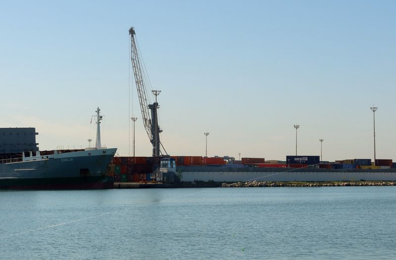 © Reuters. FILE PHOTO: A view of the commercial port of Rades in Tunis, Tunisia November 13, 2024. REUTERS/Jihed Abidellaoui/File photo