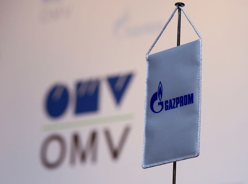 © Reuters. FILE PHOTO: The logos of Austrian oil and gas group OMV and Gazprom are seen prior to a news conference in Vienna, Austria, December 14, 2016.  REUTERS/Leonhard Foeger/File Photo