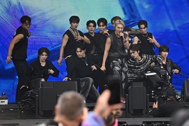 &copy; Reuters. FILE PHOTO: Seventeen perform on the Pyramid Stage during the Glastonbury Festival at Worthy Farm, in Pilton near Glastonbury, Somerset, Britain, June 28, 2024.  REUTERS/Dylan Martinez/File Photo