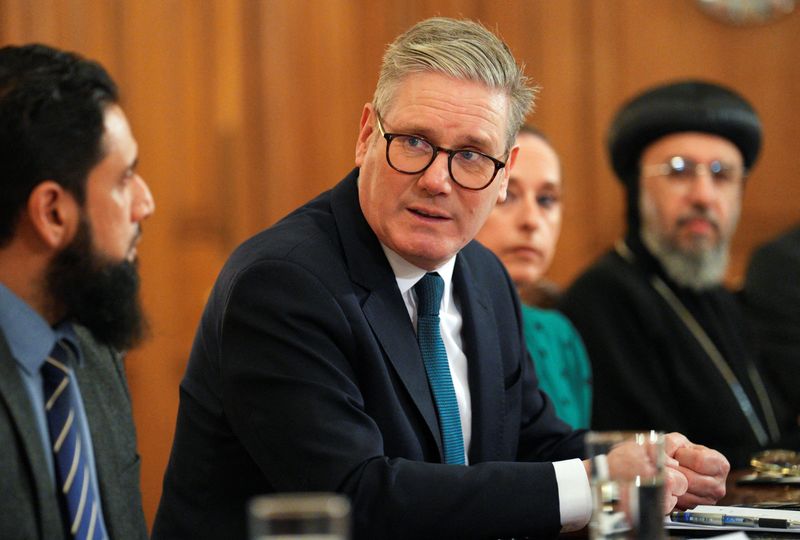 &copy; Reuters. Britain's Prime Minister, Keir Starmer, meets religious leaders during a breakfast roundtable meeting for faith leaders as part of Inter Faith Week in London, Britain, November 14, 2024. Carl Court/Pool via REUTERS