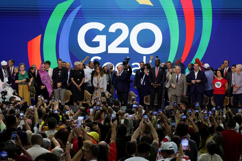 &copy; Reuters. Brazil's President Luiz Inacio Lula da Silva and first Lady Rosangela "Janja" da Silva attend the closing ceremony of the G20 Social summit, in Rio de Janeiro, Brazil, November 16, 2024. REUTERS/Ricardo Moraes