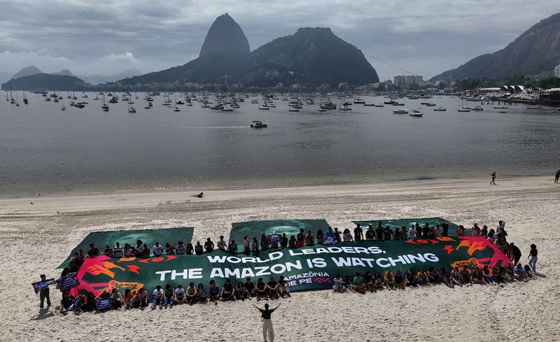 © Reuters. Praia de Botafogo beach, Rio de Janeiro, November 17, 2024. REUTERS/Pilar Olivares