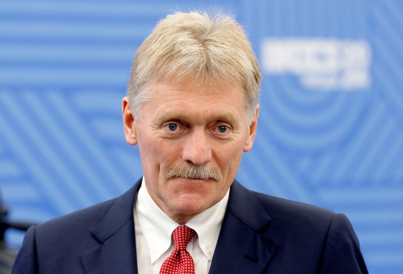 &copy; Reuters. Il portavoce del Cremlino Dmitry Peskov partecipa a un incontro con i membri della delegazione boliviana a margine del vertice BRICS a Kazan, Russia, il 24 ottobre 2024. REUTERS/Maxim Shemetov