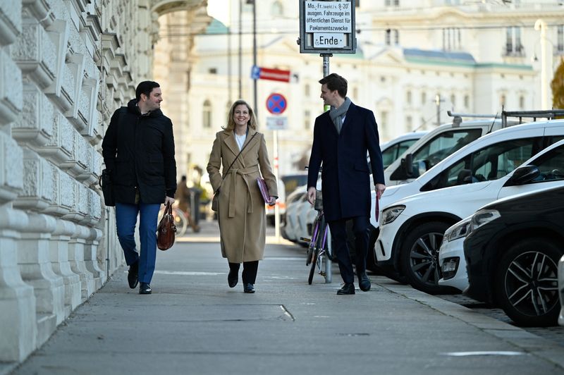 &copy; Reuters. Head of NEOS party Beate Meinl-Reisinger makes her way to coalition talks with Austrian Chancellor and head of the People's Party (OeVP) Karl Nehammer and head of the Social Democrats Andreas Babler  in Vienna, Austria, November 18, 2024. REUTERS/Elisabet