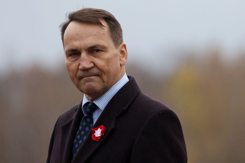 &copy; Reuters. FILE PHOTO: Poland's Foreign Minister Radoslaw Sikorski speaks during the inauguration of the American ballistic missile defence base to be integrated into the "Aegis Ashore" missile defense system, in Redzikowo, Poland, November 13, 2024. REUTERS/Kacper 